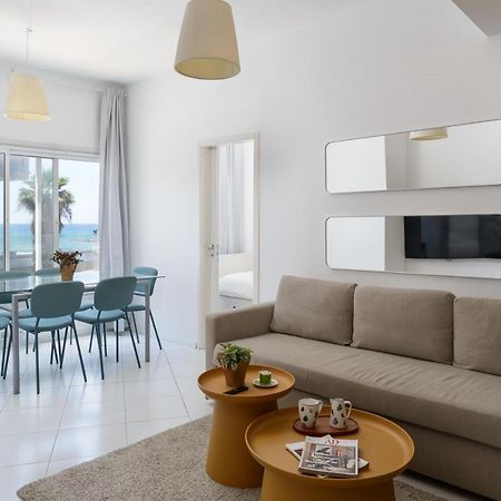 Sea View 2 Bedroom Apartment With Bomb Shelter Тель-Авив Экстерьер фото