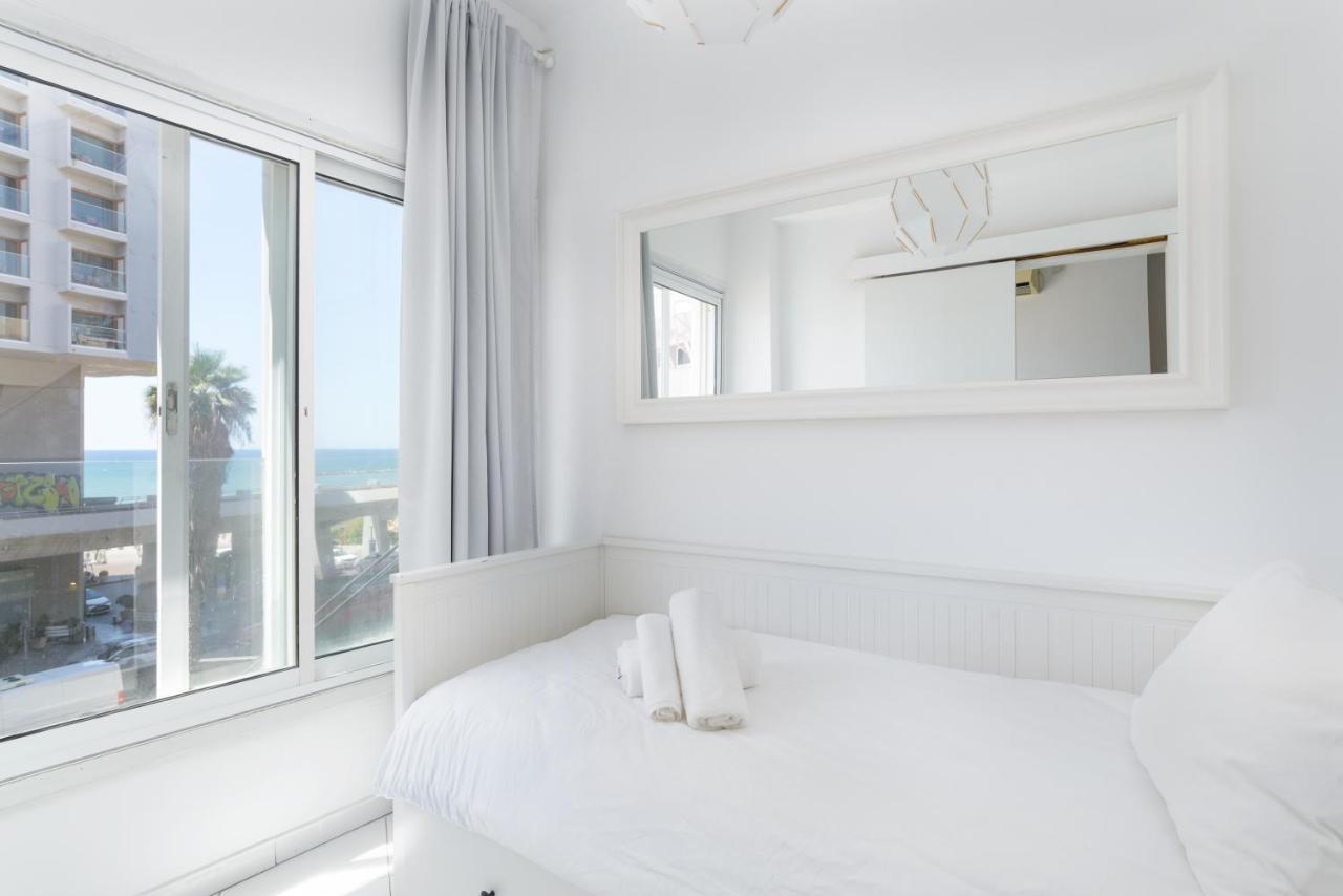 Sea View 2 Bedroom Apartment With Bomb Shelter Тель-Авив Экстерьер фото