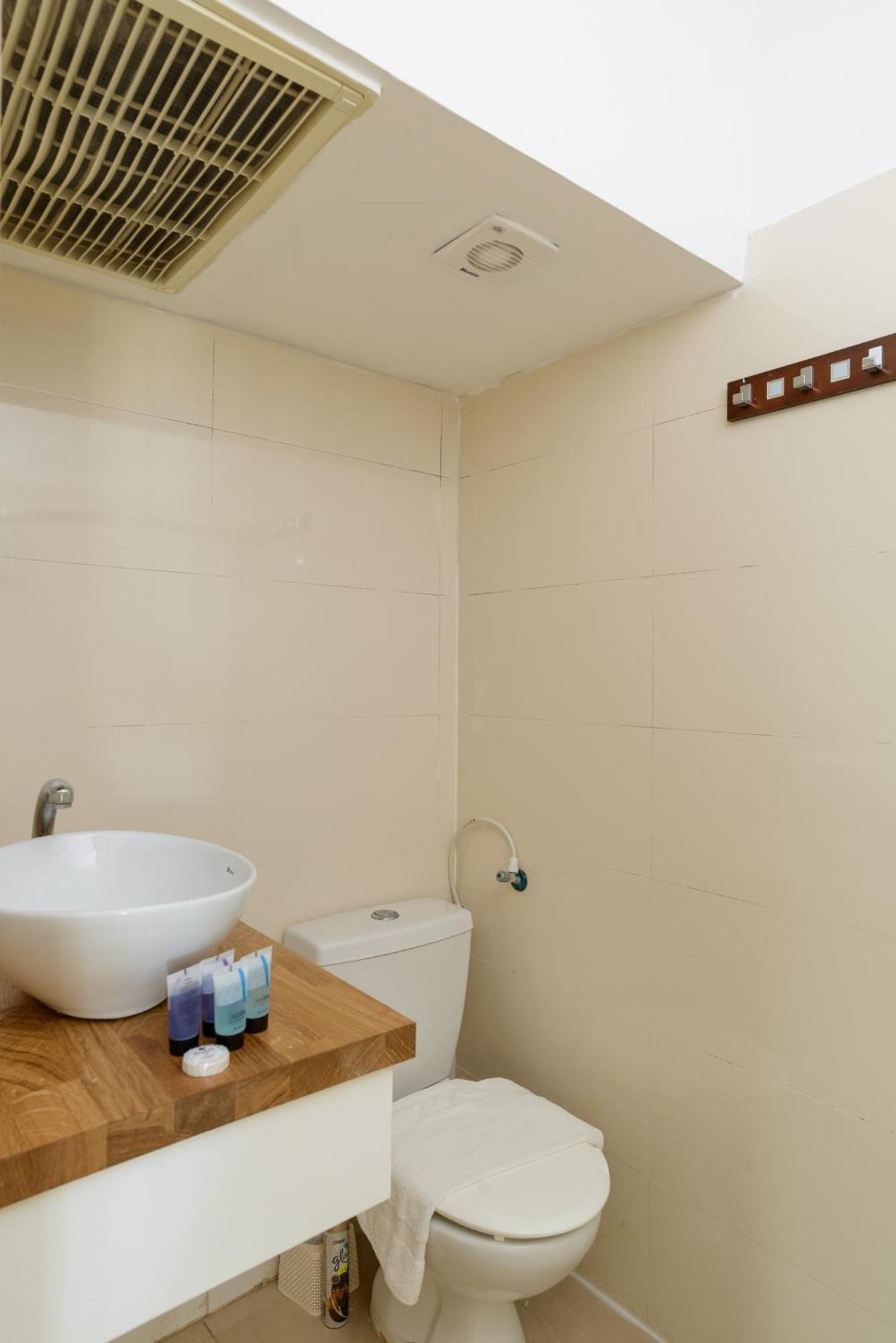 Sea View 2 Bedroom Apartment With Bomb Shelter Тель-Авив Экстерьер фото