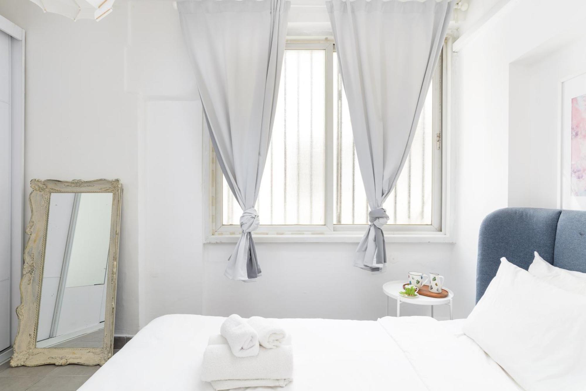 Sea View 2 Bedroom Apartment With Bomb Shelter Тель-Авив Экстерьер фото