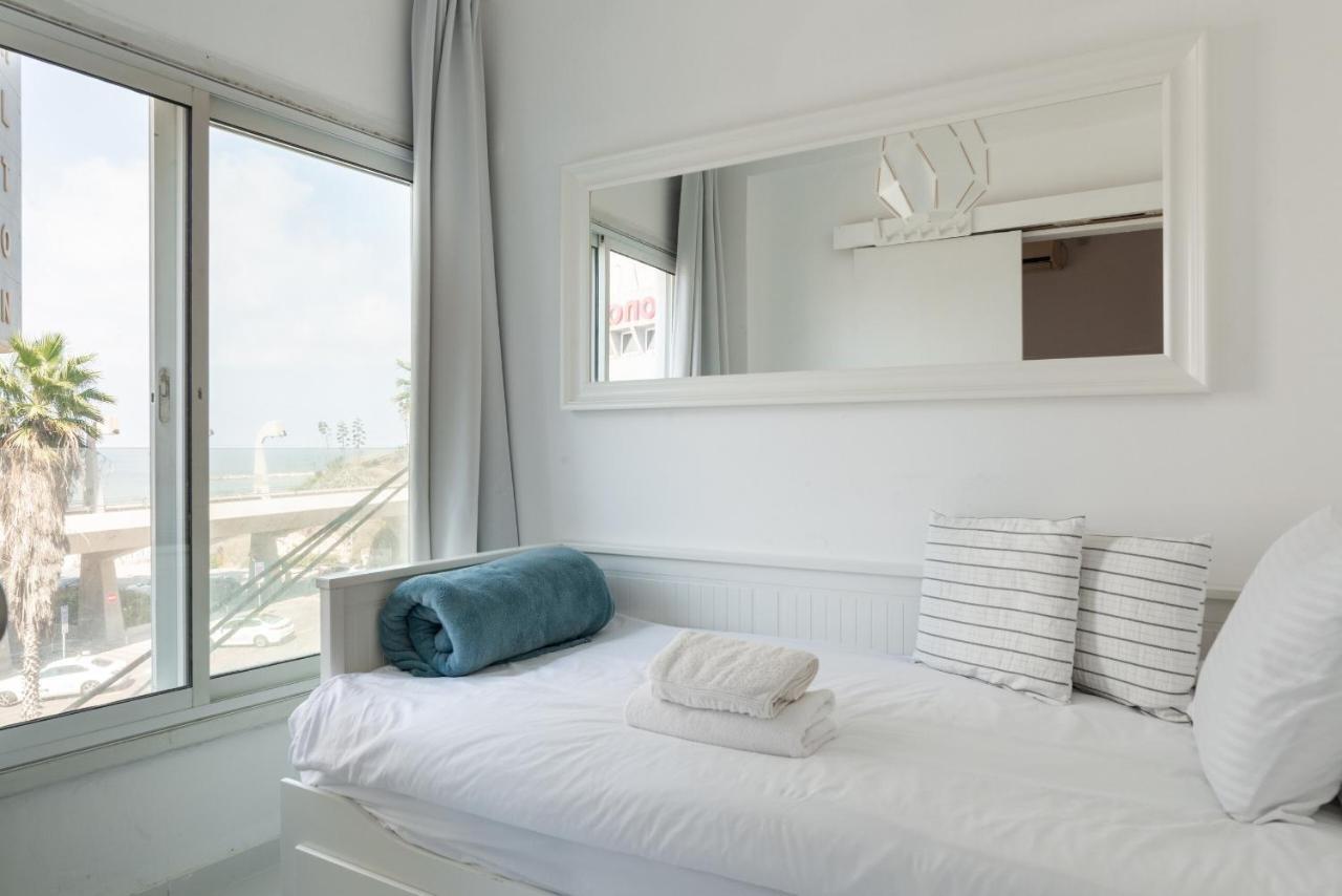 Sea View 2 Bedroom Apartment With Bomb Shelter Тель-Авив Экстерьер фото